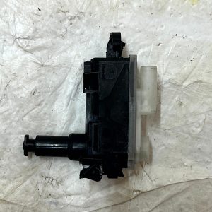 BMW 5 Series G30 G31 Fuel Tank Cap Lock Actuator Motor 7349075 Genuine - Image 4