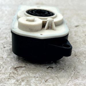 BMW 5 Series G30 G31 HVAC Air Intake Flap Actuator Motor 5811R1000 Genuine - Image 5