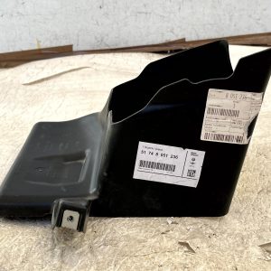 BMW 5-Series GT F07 Front Right Radiator Air Intake Tube 2009-2012 51748051236 - Image 11