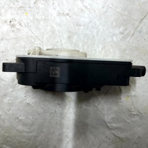 BMW X5 G05 HVAC Air Intake Actuator Motor 5811R1000 Genuine - Image 4