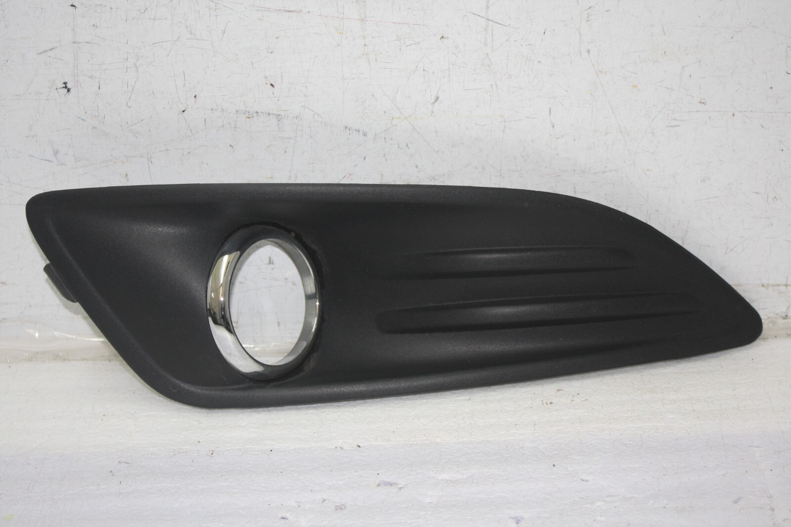 Ford Fiesta Front Bumper Right Grill 2013 TO 2017 C1BB-15A222-C Genuine