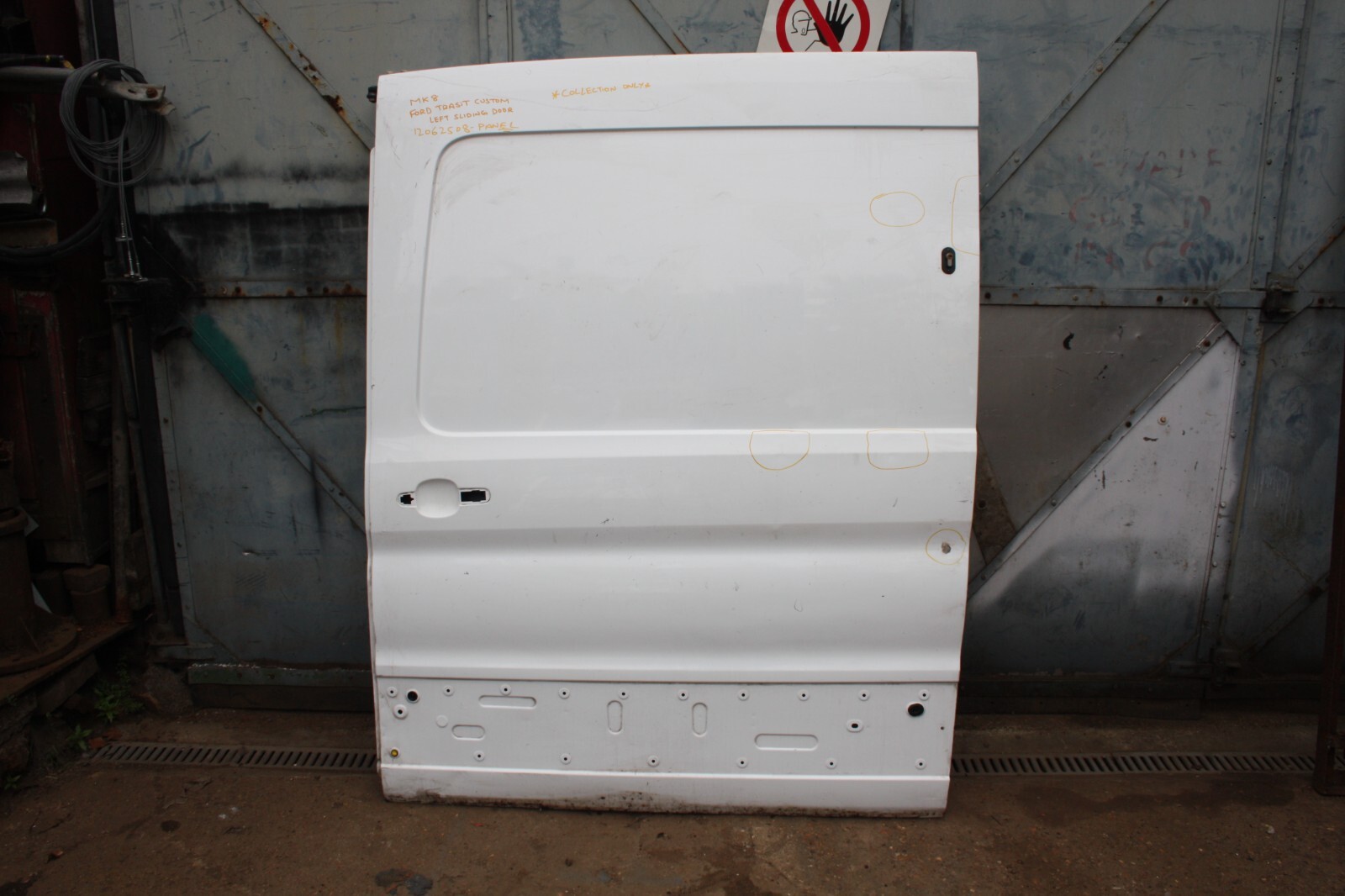 Ford Transit MK8 Left Side Sliding Door  2014 TO 2019 *DAMAGED*