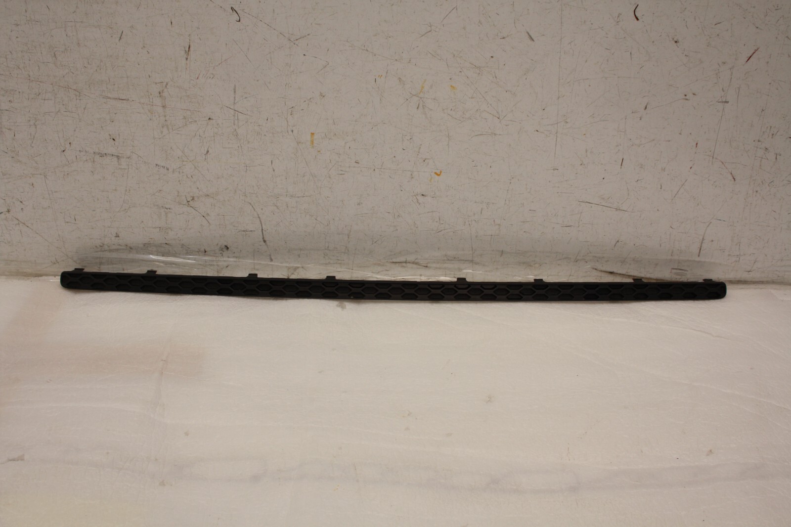 Hyundai Kona Front Bumper Upper Grill Trim 2017 TO 2021 86585-J9000 Genuine