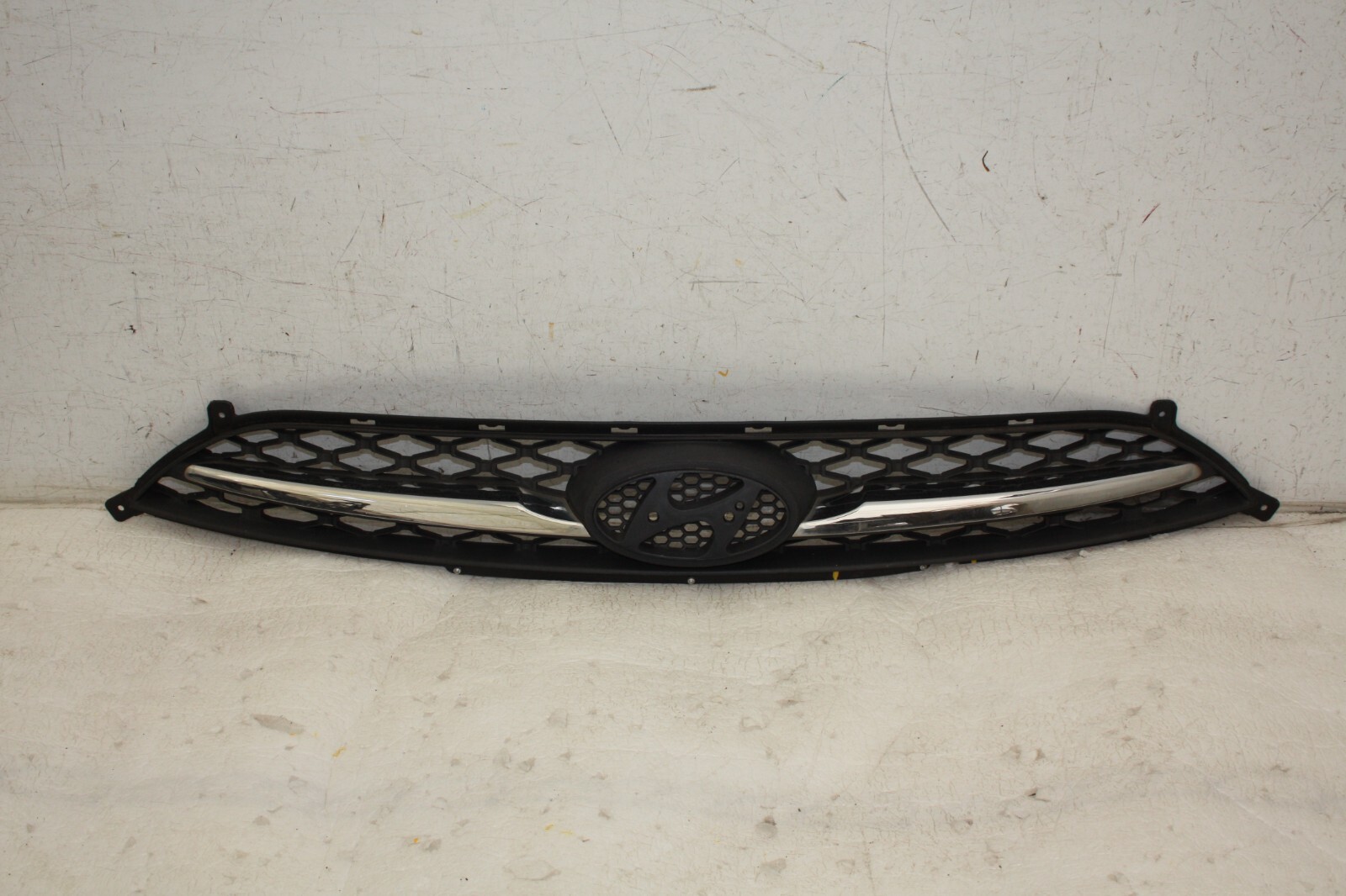 Hyundai i10 Front Upper Bumper Grill 2011 TO 2013 86361-0X200 Genuine *DAMAGED*