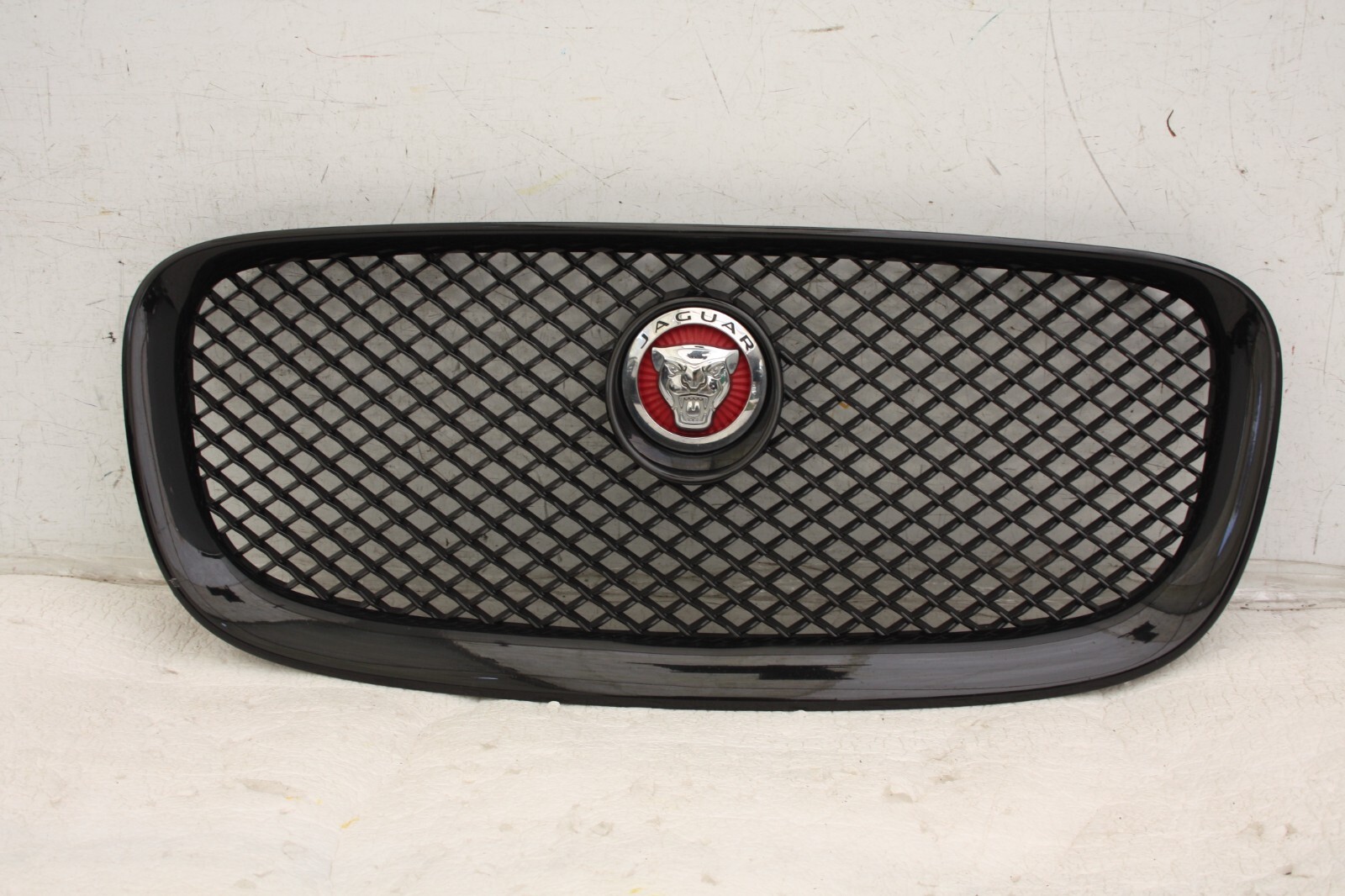 Jaguar XF X250 Front Bumper Grill CX23-8A100-AA Genuine