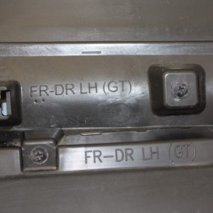 Kia Sportage V Front Left Door Moulding 2022 ON 87723-R2300 Genuine *DAMAGED* - Image 13