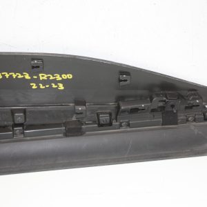 Kia Sportage V Front Left Door Moulding 2022 ON 87723-R2300 Genuine *DAMAGED* - Image 15