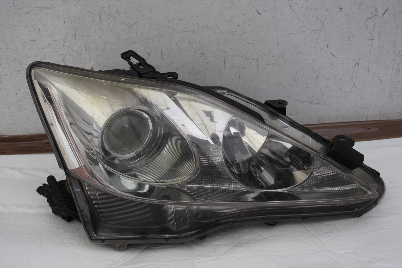LEXUS IS250 IS350 Right Side Headlight 2006 to 2008 Genuine *DAMAGED*