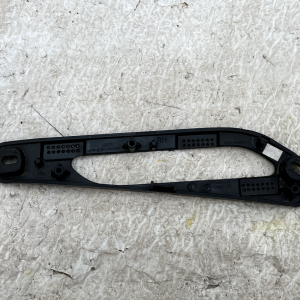 LR Range Rover Rear Bumper Right Wiring Loom Bracket M8E2-5E002-A Genuine 15 LR Range Rover Rear Bumper Right Wiring Loom Bracket M8E2-5E002-A Genuine - Image 5