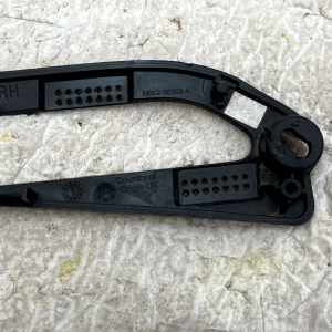 LR Range Rover Rear Bumper Right Wiring Loom Bracket M8E2-5E002-A Genuine 18 LR Range Rover Rear Bumper Right Wiring Loom Bracket M8E2-5E002-A Genuine - Image 8