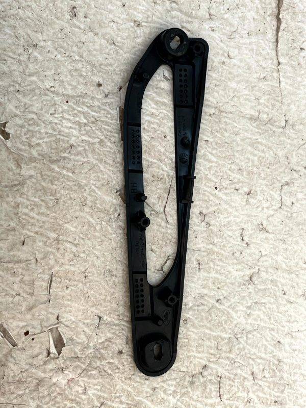 LR Range Vogue Rover Rear Bumper Right Wiring Loom Bracket M8E2 5E002 A Genuine 178510038853 5