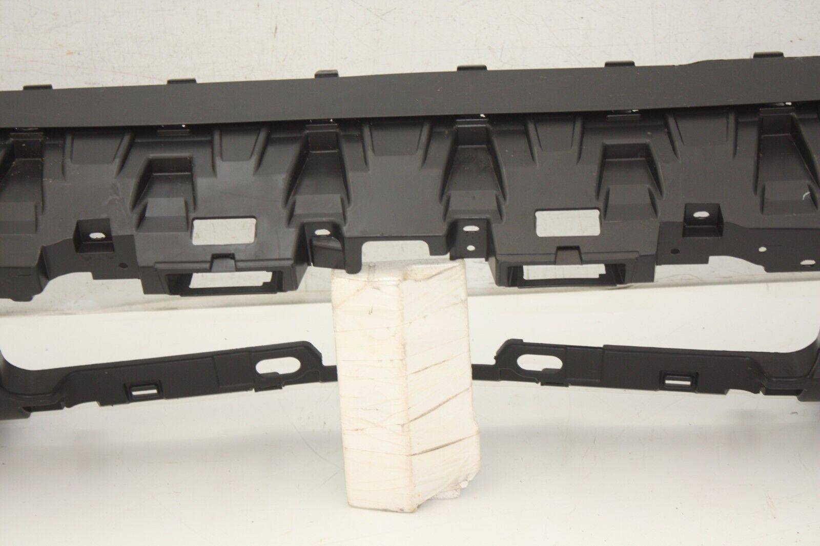 Land-Rover-Defender-Rear-Bumper-Support-Bracket-2020-ON-L8B2-17D928-A-Genuine-176640244013-3