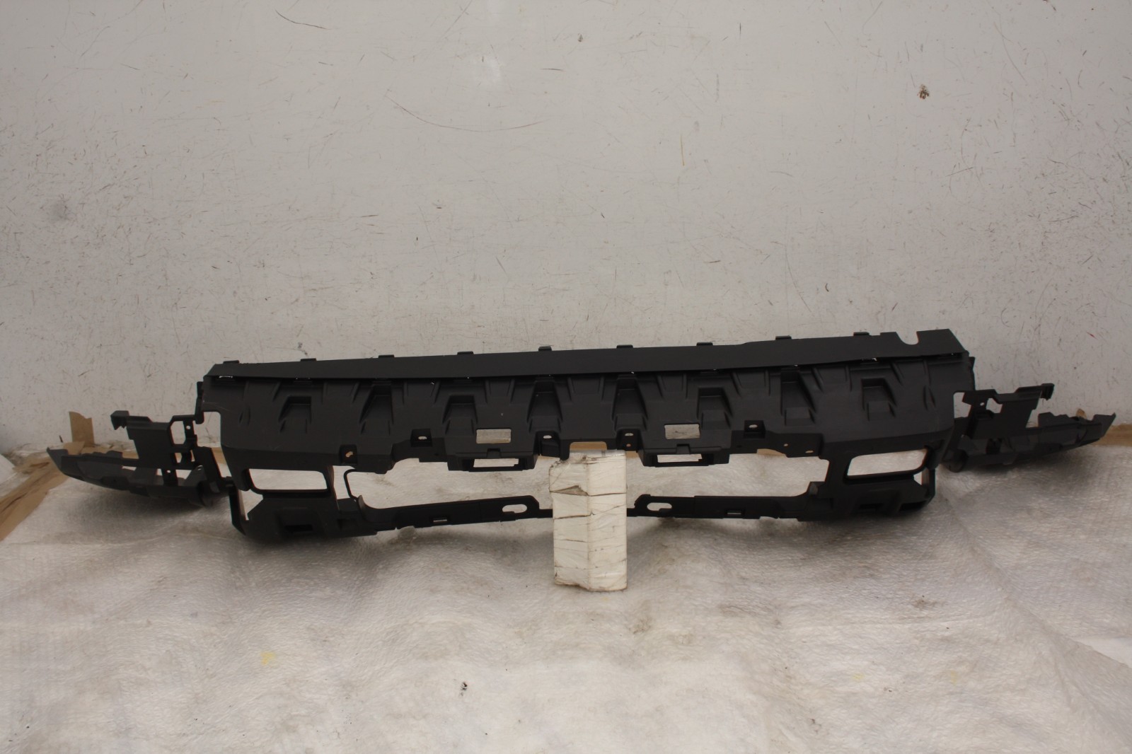 Land Rover Defender Rear Bumper Support Bracket 2020 ON L8B2-17D928-A Genuine