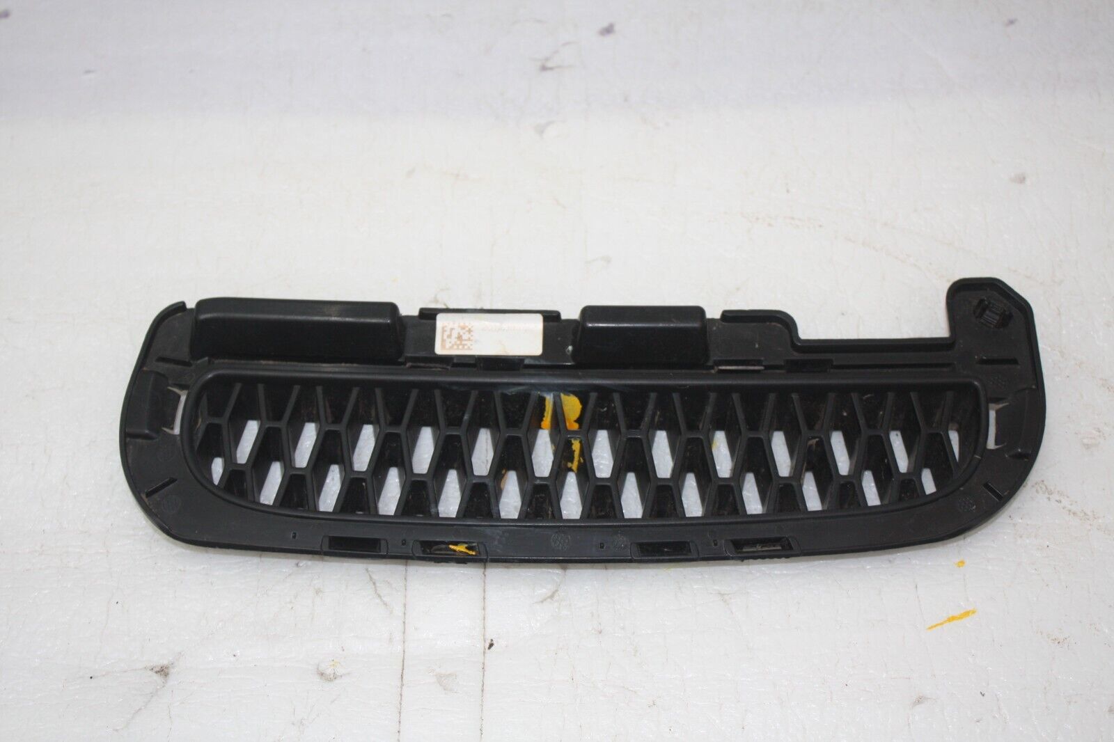 Land Rover Discovery Front Bumper Right Grill HY32-17F816-AA Genuine