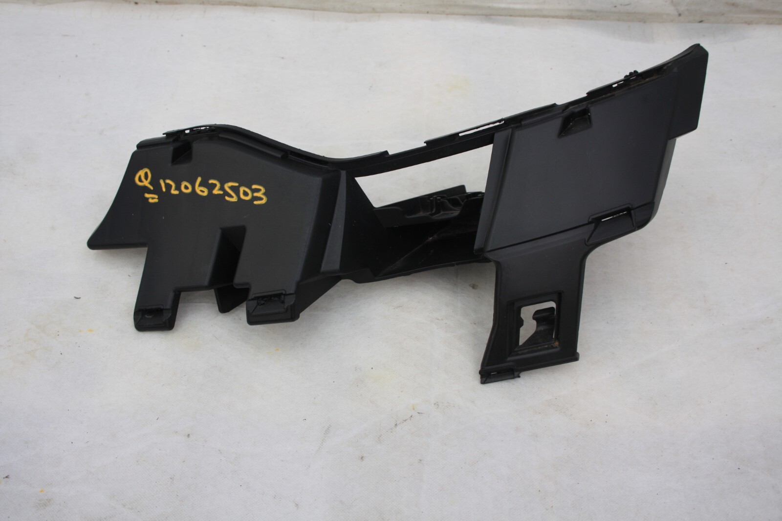 Land Rover Discovery L462 Front Bumper Left Bracket 2017 ON HY32-17C863-AA