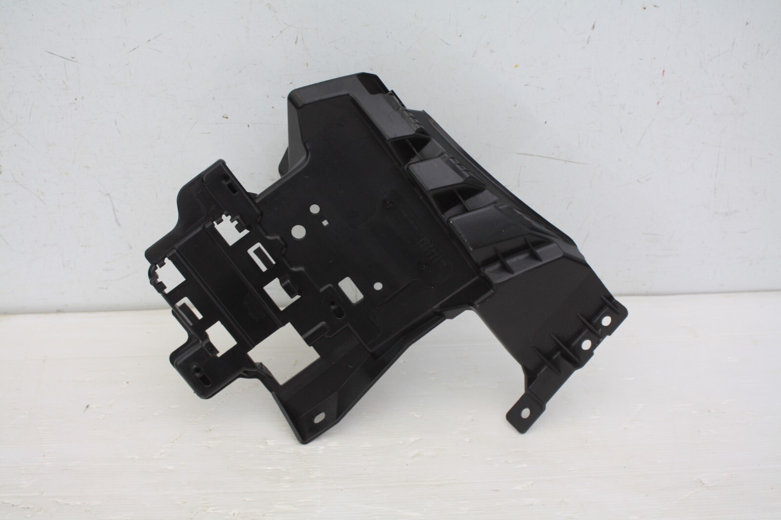 Land Rover Discovery Sport L550 Rear Bumper Right Bracket 2019 ON MK72-17E800-A