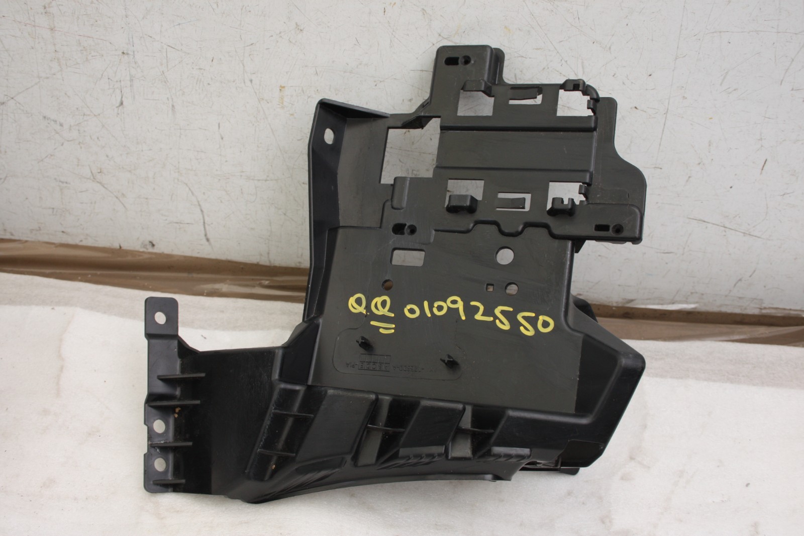 Land Rover Discovery Sport L550 Rear Bumper Right Bracket 2019 ON MK72-17E800-A