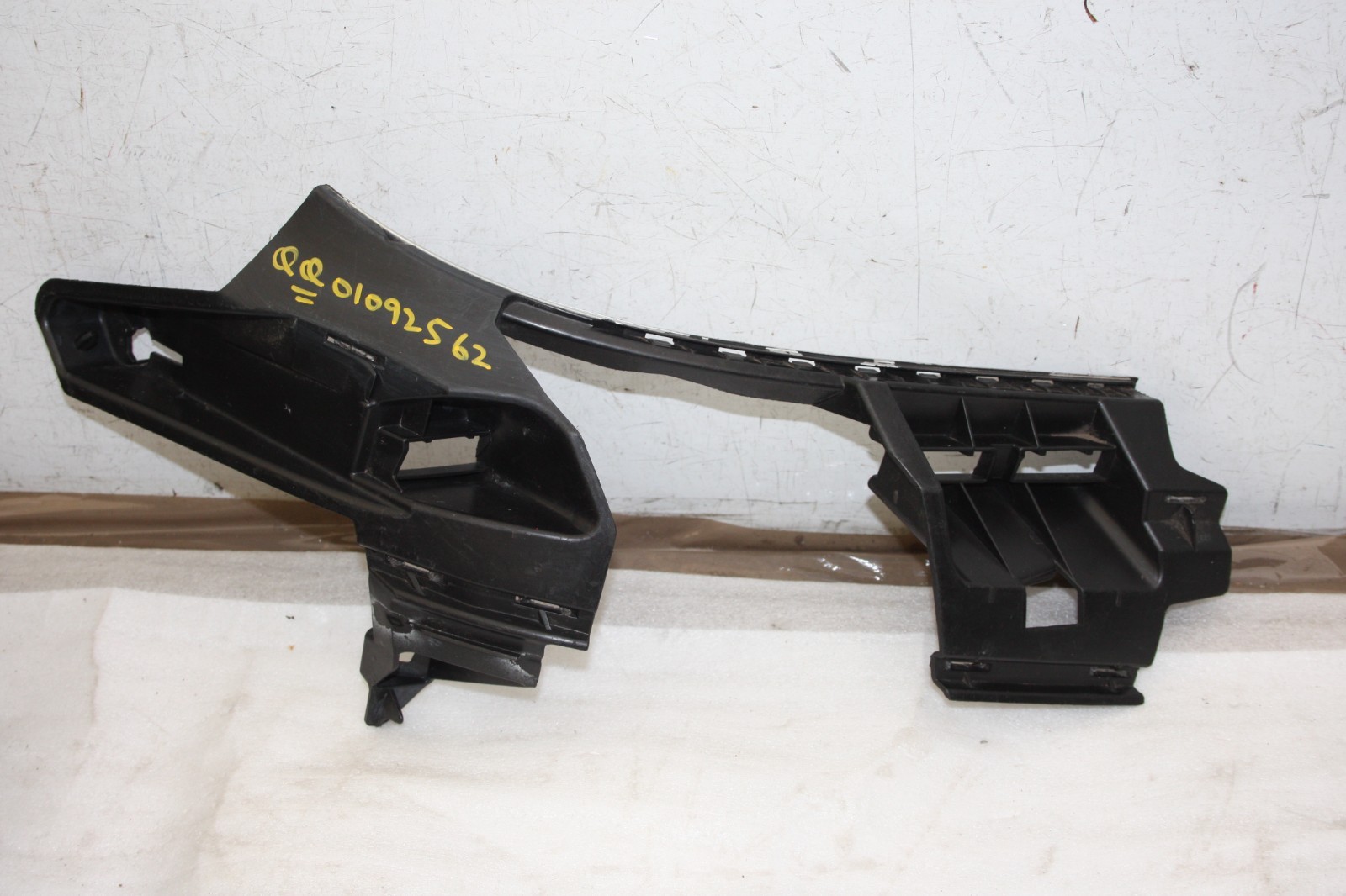 Mercedes B Class W245 Front Bumper Right Side Bracket 19-25 A1698852063 Genuine