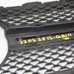 Mercedes C Class W205 AMG Front Bumper Grill A2058881900 Genuine - Image 6