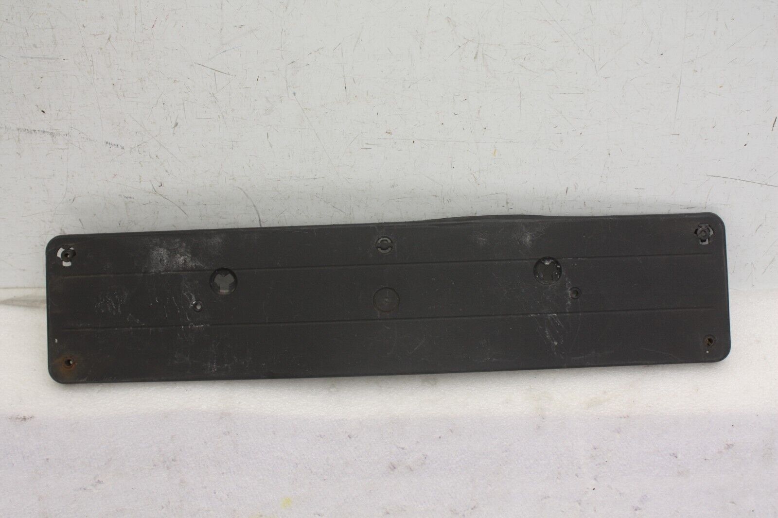 Mercedes S Class W222 Front Number Plate Holder 13 TO 17 A2228850581 *DAMAGED*