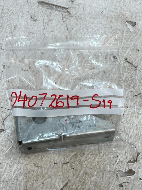 Mercedes Vito W447 Water Reservoir Support Bracket 15 TO 23 A4478600014 Genuine 12 Mercedes Vito W447 Water Reservoir Support Bracket 15 TO 23 A4478600014 Genuine 178448089473 13