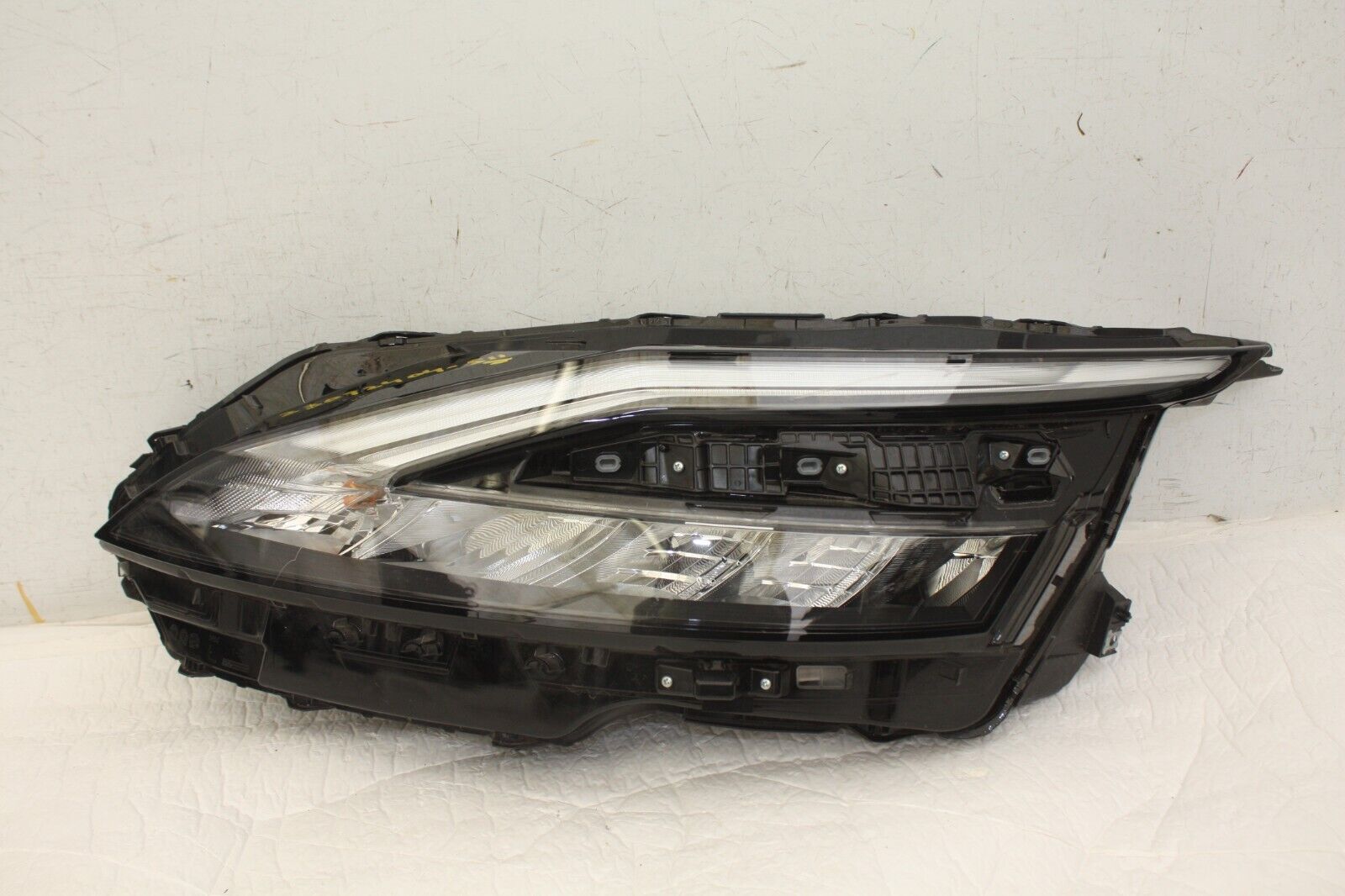 Nissan Qashqai Left Side LED Headlight 100-8D02F 2021 TO 2024 Genuine *DAMAGED*