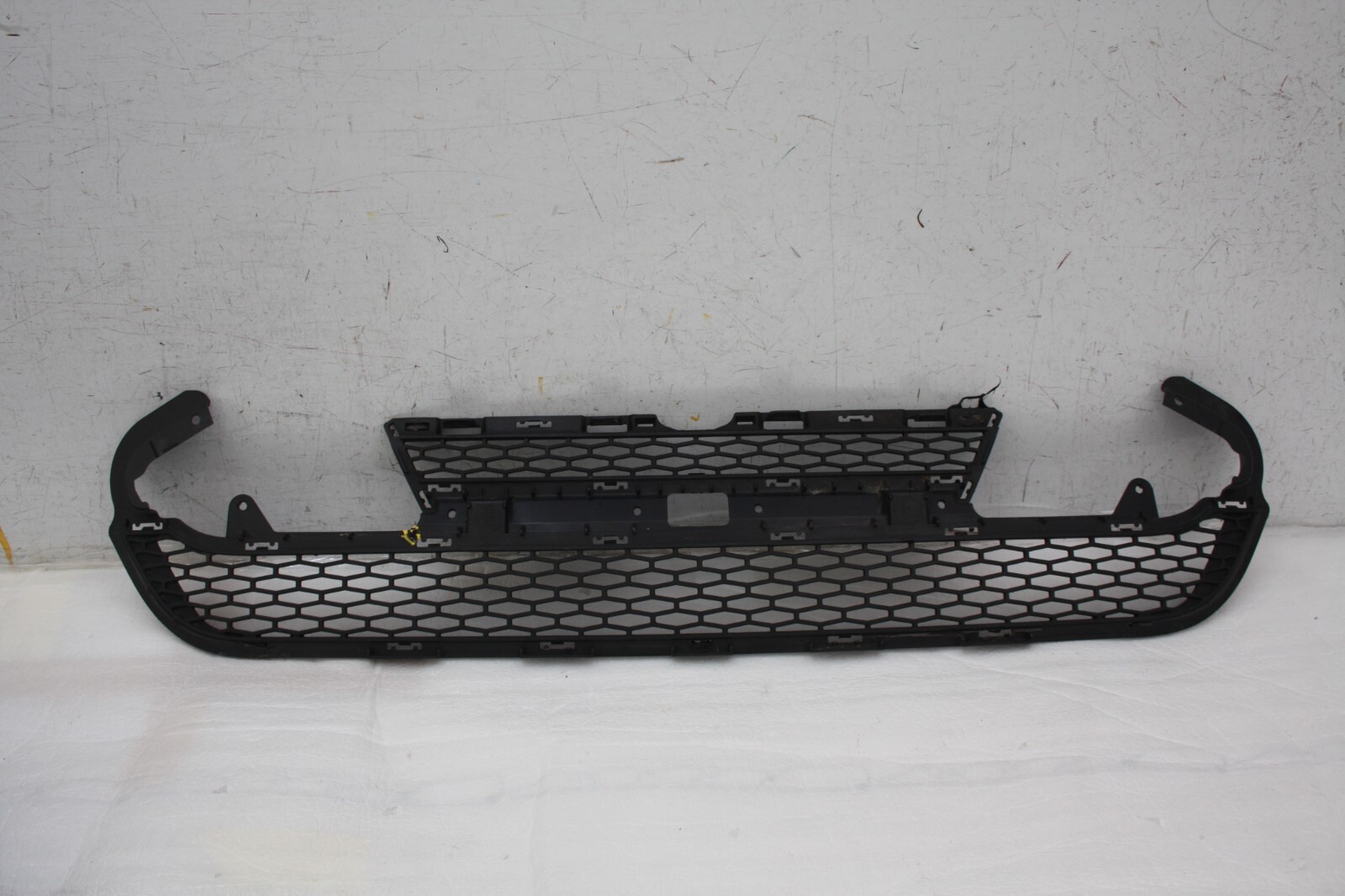Range Rover Evoque Front Bumper Grill 2015-2019 GJ32-17K945-A Genuine *DAMAGED*