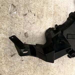 Range Rover Evoque L551 Rear Bumper Right Bracket 2019 ON M8D2-17B930-A Genuine - Image 7
