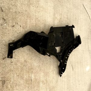 Range Rover Evoque L551 Rear Bumper Right Bracket 2019 ON M8D2-17B930-A Genuine - Image 8