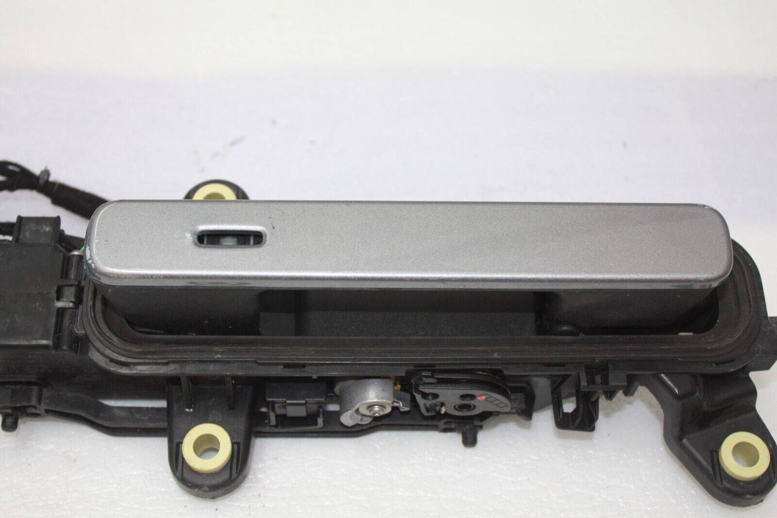 Range-Rover-Evoque-Rear-Right-Door-Handle-J8A2-26600-A-Genuine-176646985883-4