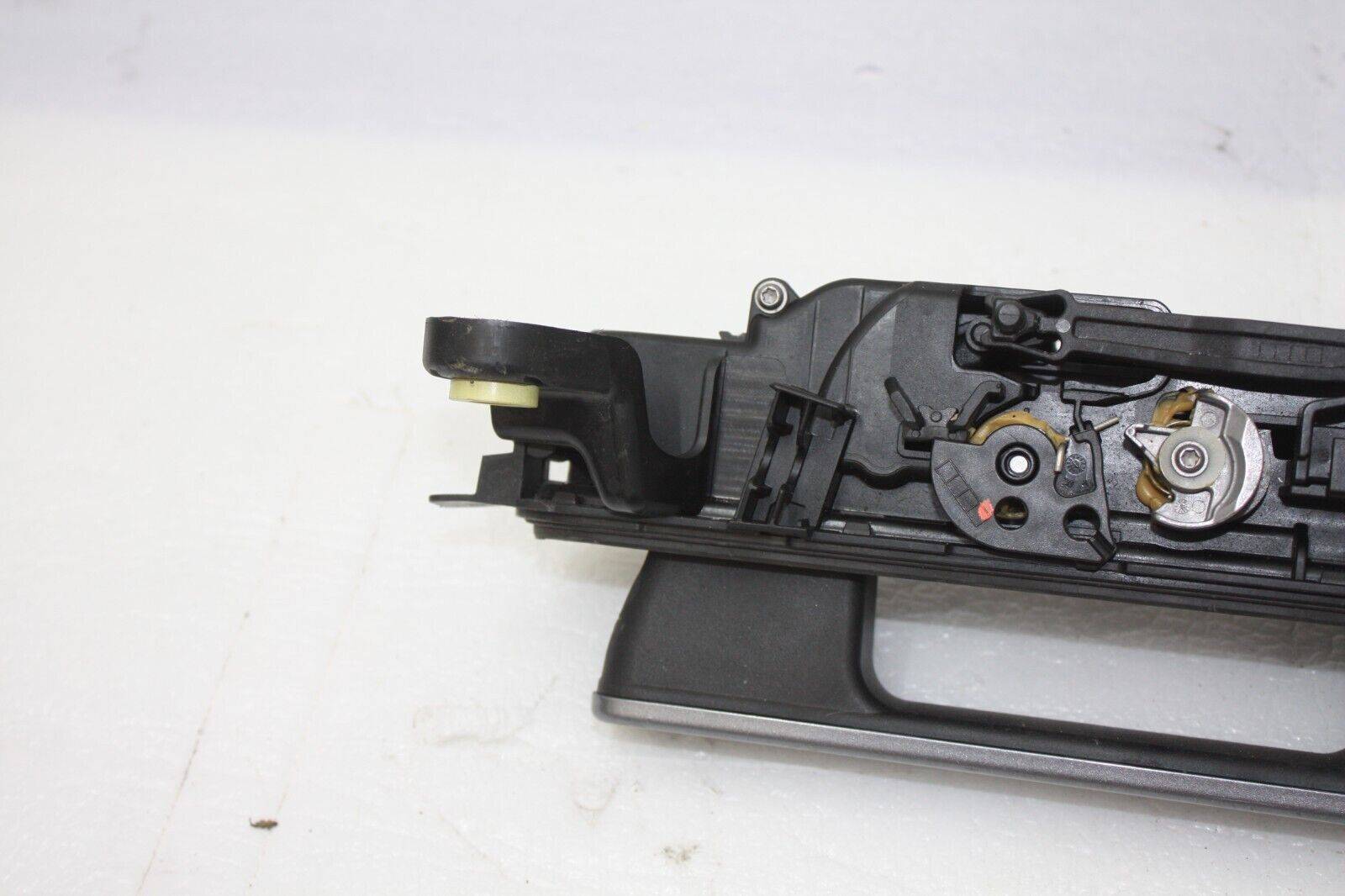 Range-Rover-Evoque-Rear-Right-Door-Handle-J8A2-26600-A-Genuine-176646985883-8