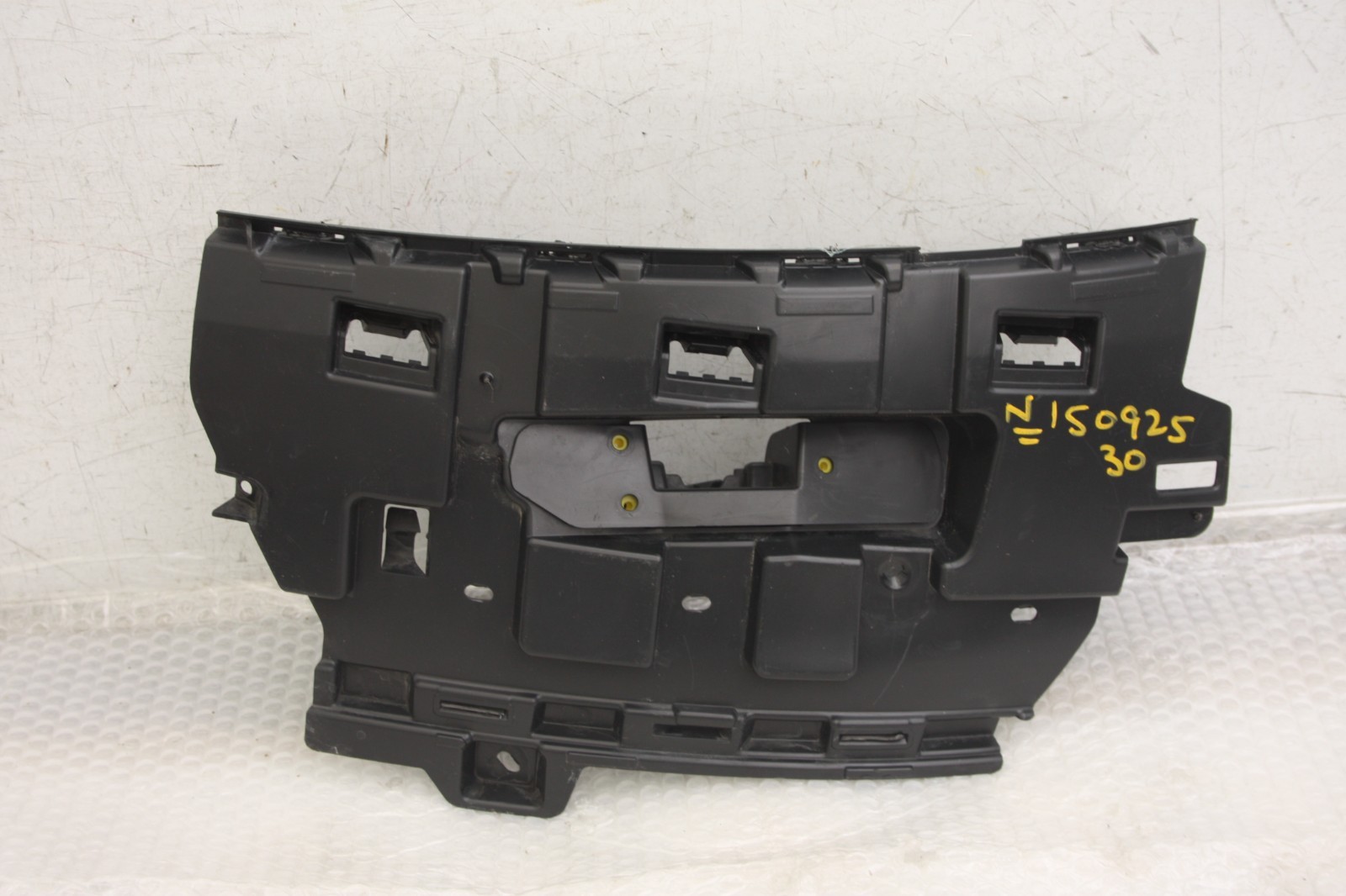 Range Rover Sport Front Bumper Left Bracket 2022 ON N9X2-17C863-A Genuine