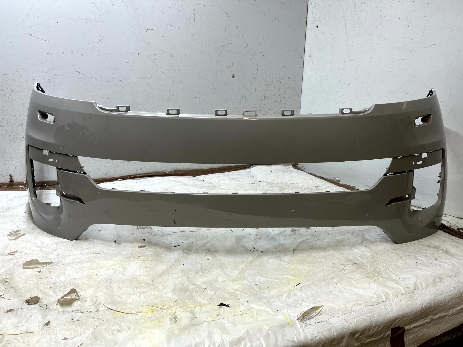 Range Rover Sport L461 Front Bumper 2022 ON N9X2-17F003-AW Genuine *DAMAGED*