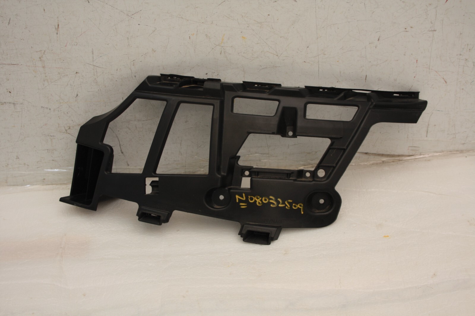 Range Rover Velar Front Bumper Left Bracket 2017 ON J8A2-17C863-BA Genuine