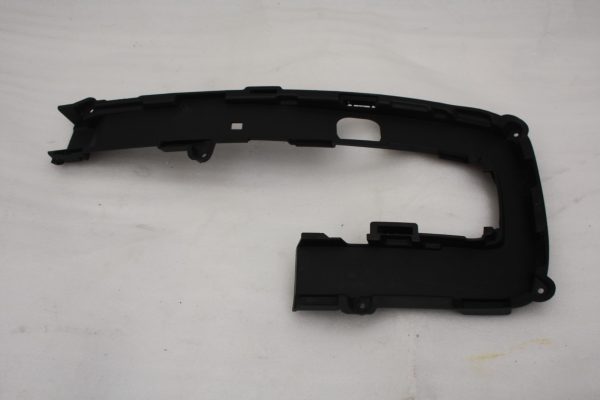 Range-Rover-Vogue-L460-Rear-Bumper-Left-Bracket-2022-ON-M8E2-8A051-A-Genuine-177272887683