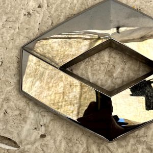 Renault Kadjar Rear Trunk Boot Lid Emblem Badge 2015-2019 908895927R Genuine - Image 3