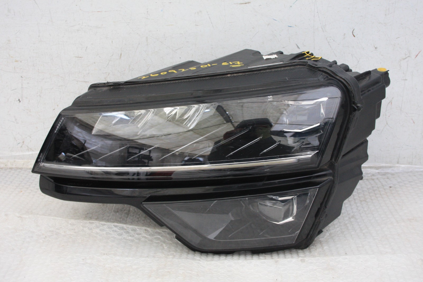 Skoda Karoq Left Side LED Headlight 2022 ON 57C941015C Genuine *DAMAGED*