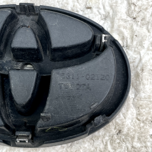 Toyota Corolla Front Bumper Emblem Badge Logo 75311-02120 Genuine - Image 9
