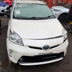 Toyota Prius 1.8L Hybrid Accident Damaged Breaking Parts - Image 1