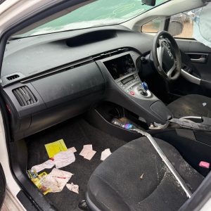 Toyota Prius 1.8L Hybrid Accident Damaged Breaking Parts - Image 6