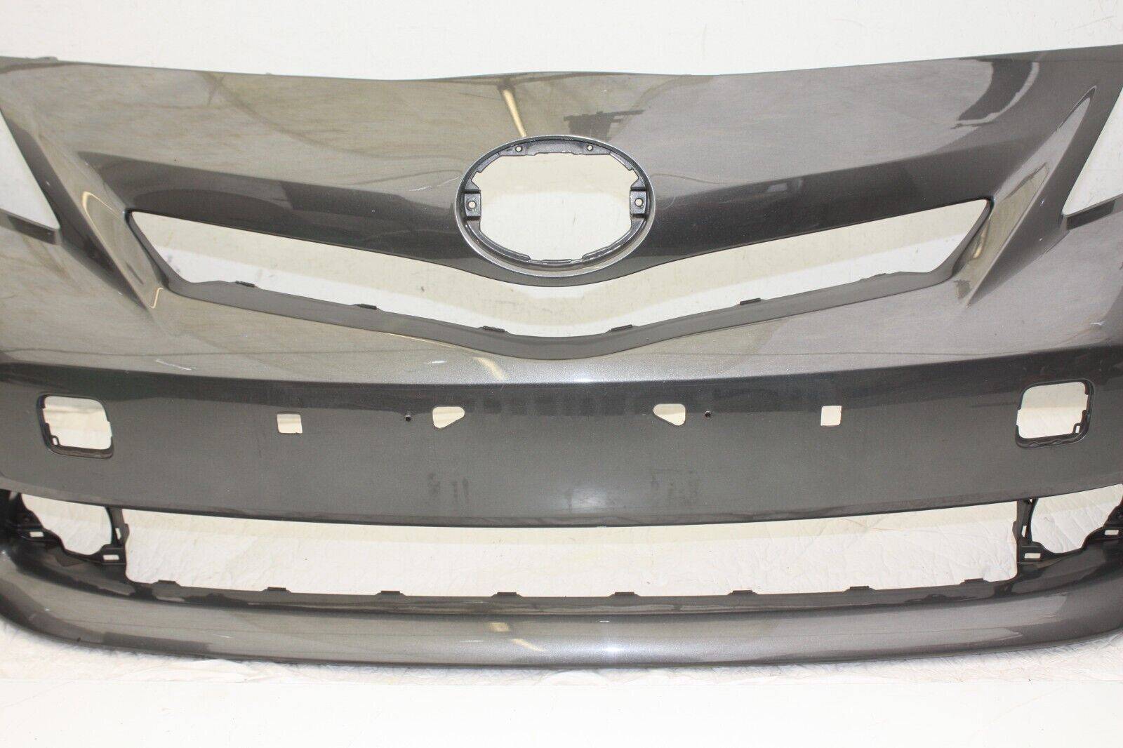 Toyota-Prius-Plus-Front-Bumper-52119-47240-Genuine-DAMAGED-176594527463-2