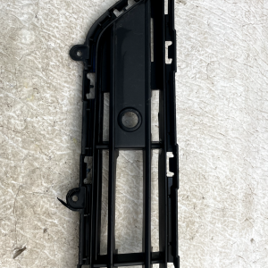 Volvo XC40 Front Bumper Grille 2018 ON 31449342 Genuine - Image 3