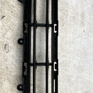 Volvo XC40 Front Bumper Grille 2018 ON 31449342 Genuine - Image 4