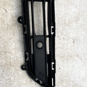 Volvo XC40 Front Bumper Grille 2018 ON 31449342 Genuine - Image 6