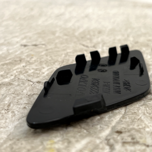 Volvo XC60 Front Bumper Tow Hook Cap Cover 2022 ON 32234934 Genuine - Image 11