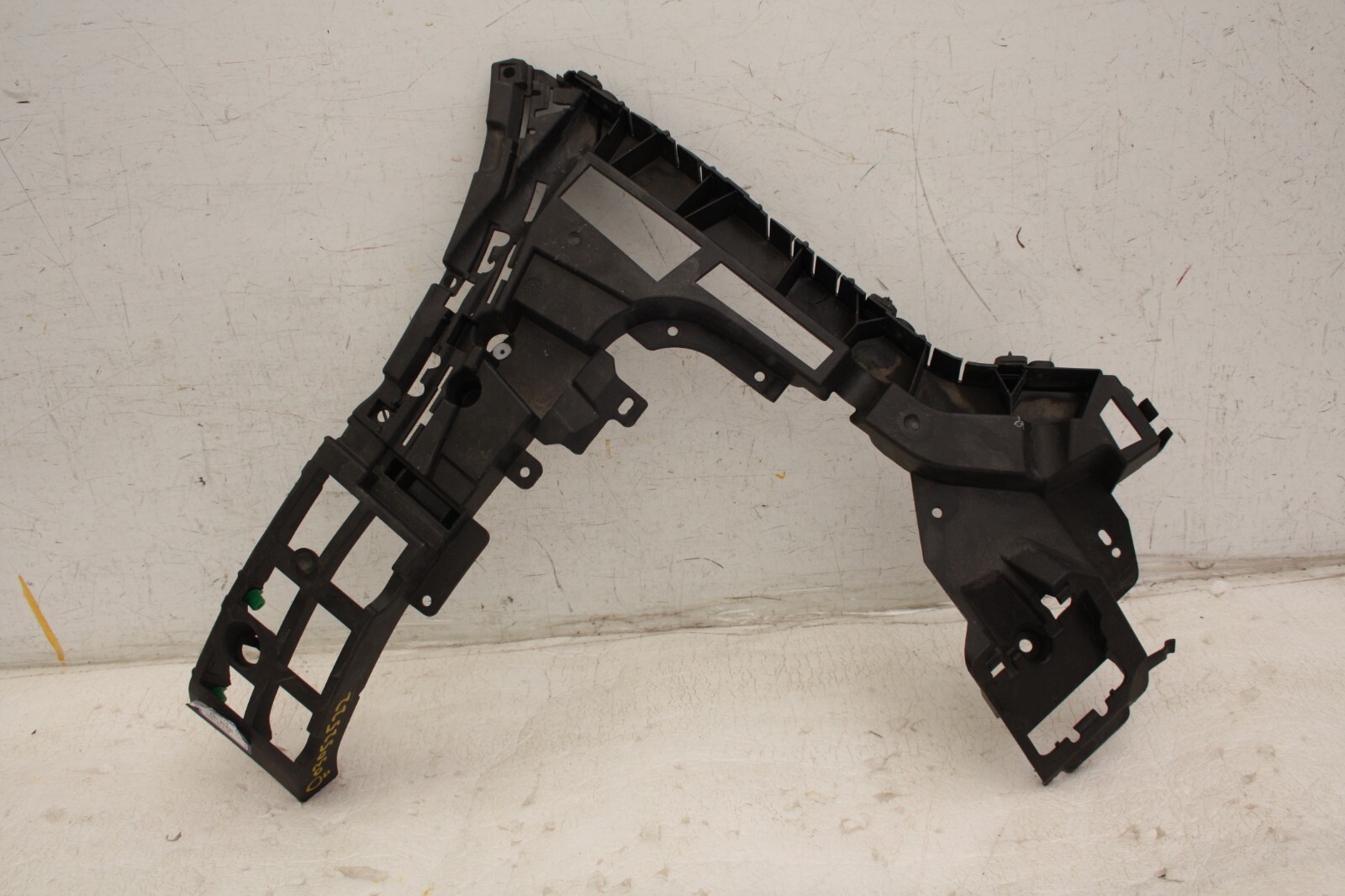 Volvo XC90 Rear Bumper Left Bracket 2015 ON 31663175 Genuine