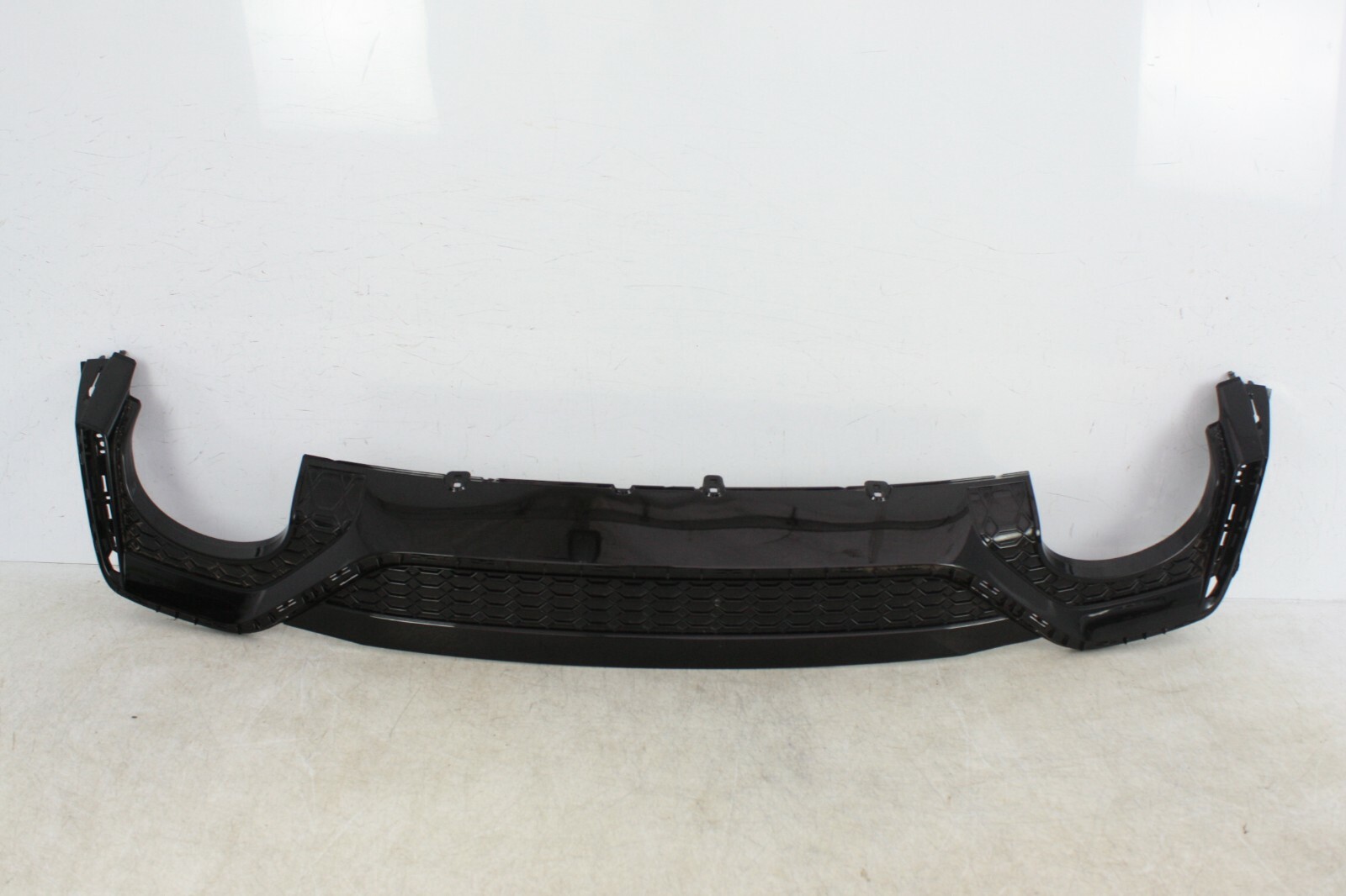 Audi RS6 C8 Rear Bumper diffuser 4K8807514 Genuine