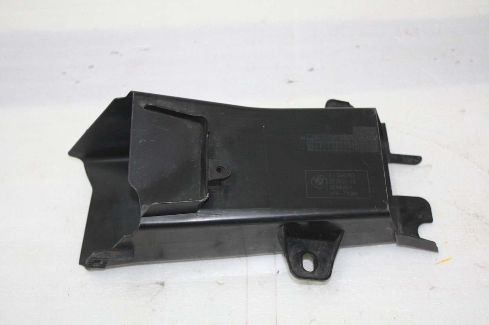 BMW 5 Series F10 F11 Front Left Air Duct 2010 TO 2013 7200797 Genuine