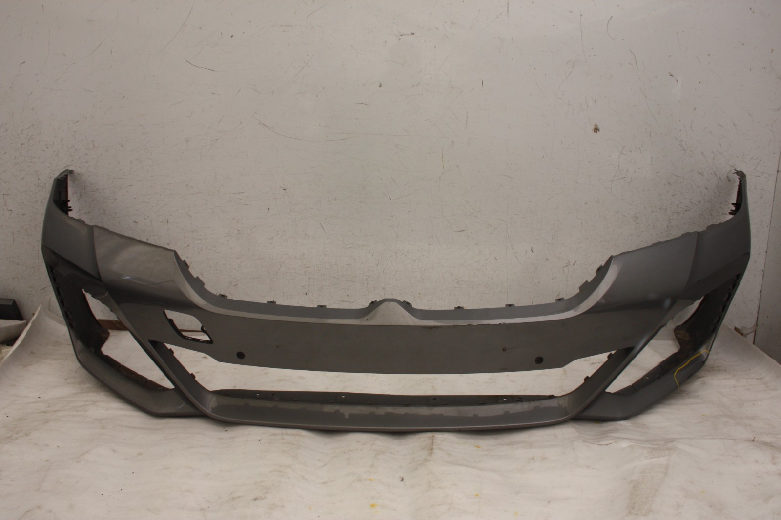 BMW 5 Series G30 G31 M Sport Front Bumper 2020-2024 51118098644 Genuine *DAMAGED