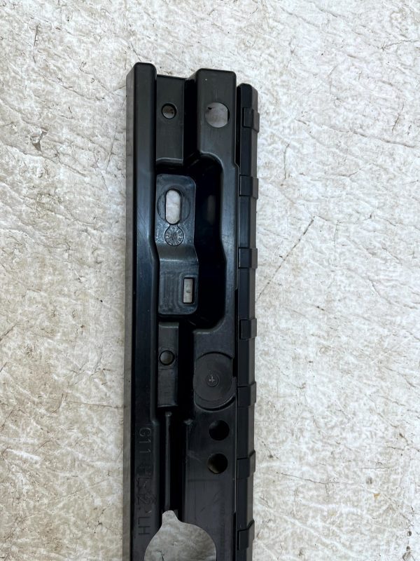 BMW 7 G11 G12 Left Center Rocker Panel Molding Bracket 16 22 51777357133 Genuine 178560614304 2